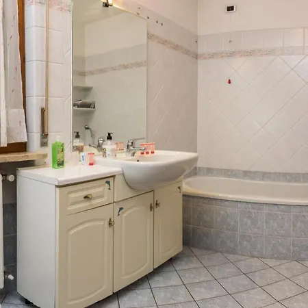 Apartment Goccia Di Resina #sharingorobie